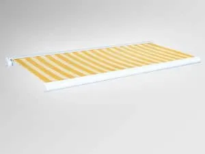 Gelb-weiß gestreifte Solidux-Markise auf grauem Hintergrund.